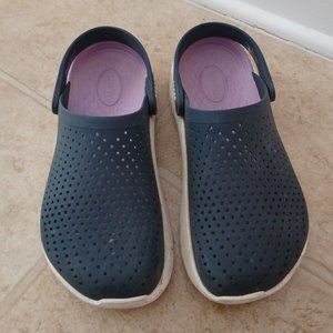 Crocs women 8